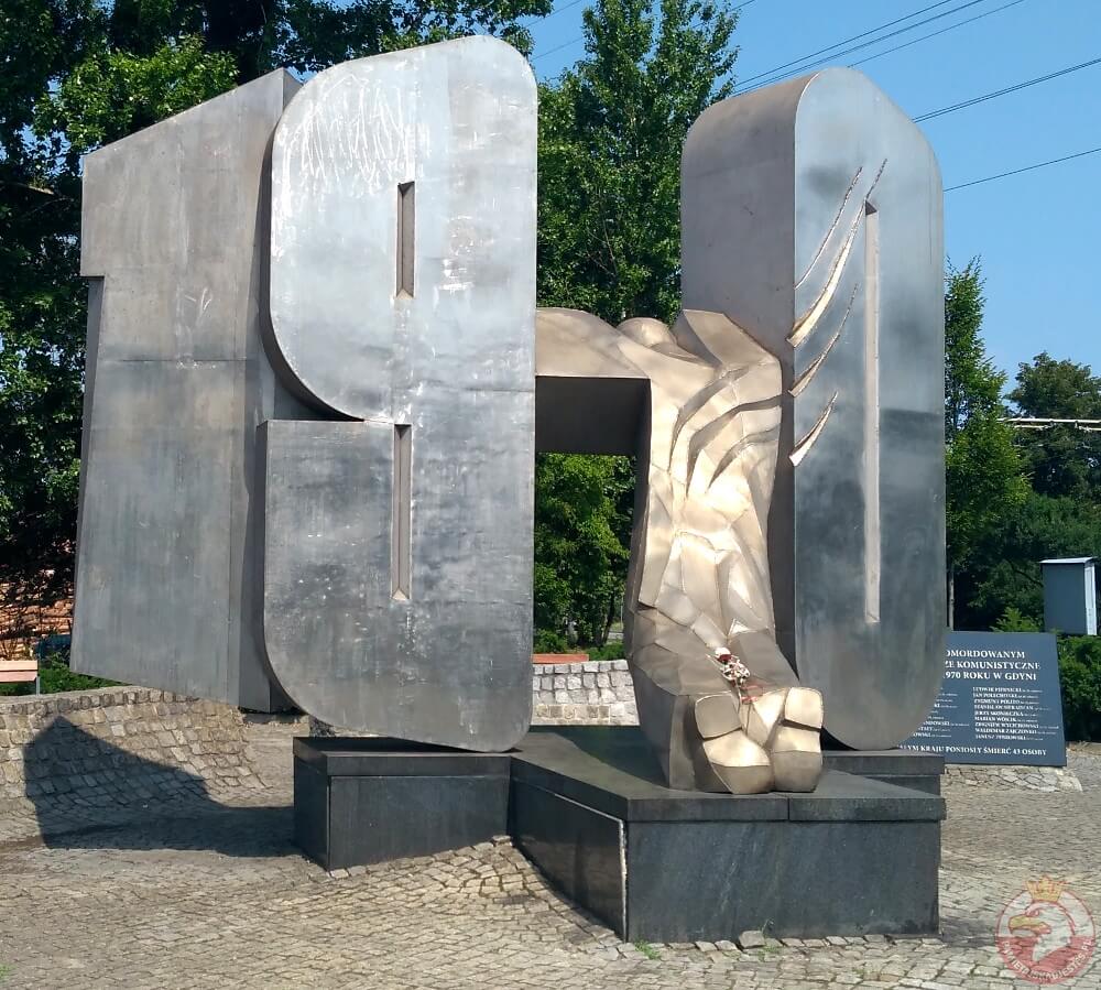 Photo monument en l'hommage des victimes de 170