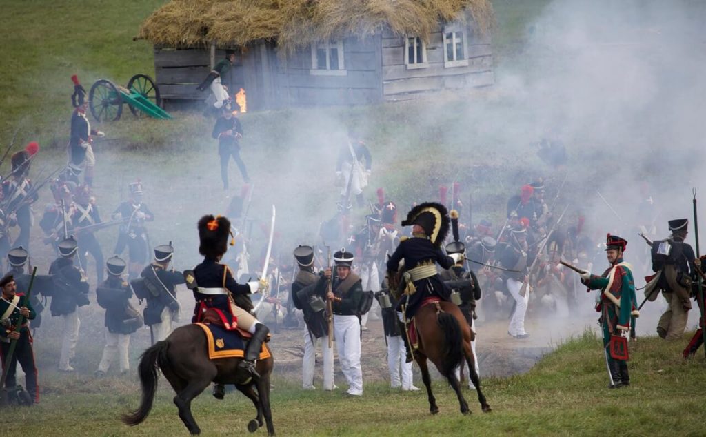 Photo d'une reconstitution d'une bataille de Napoléon.