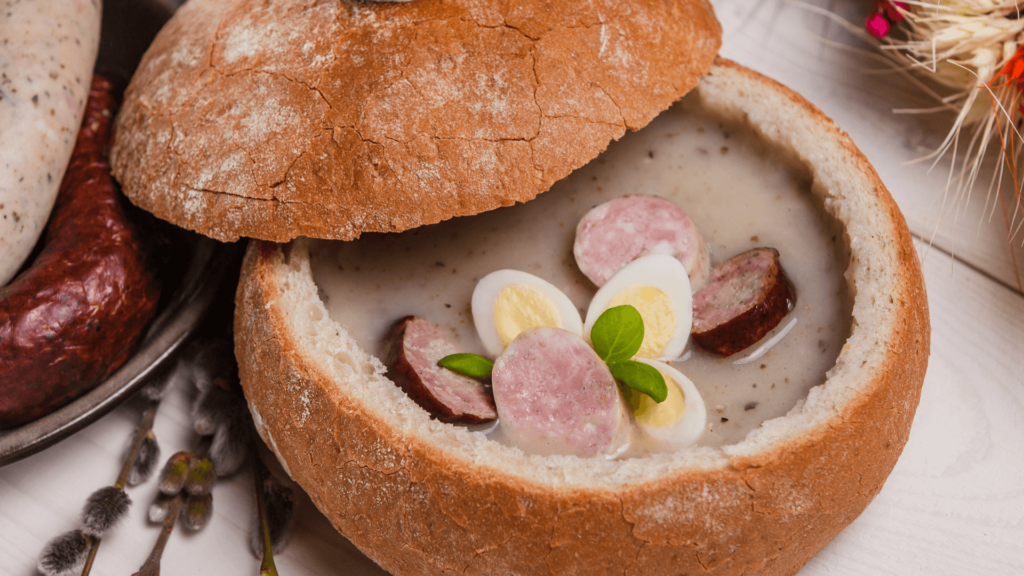 Zurek - Soupe polonaise avec des saucisses et de l'oeuf